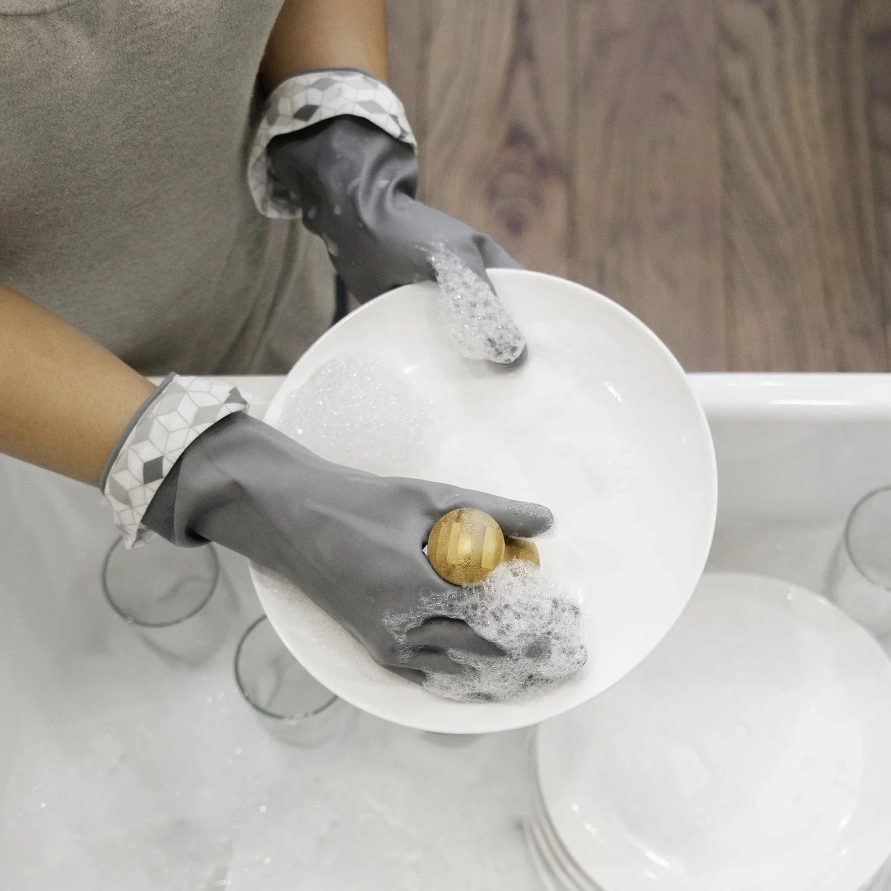 Natural Latex Cleaning Gloves - Image 4
