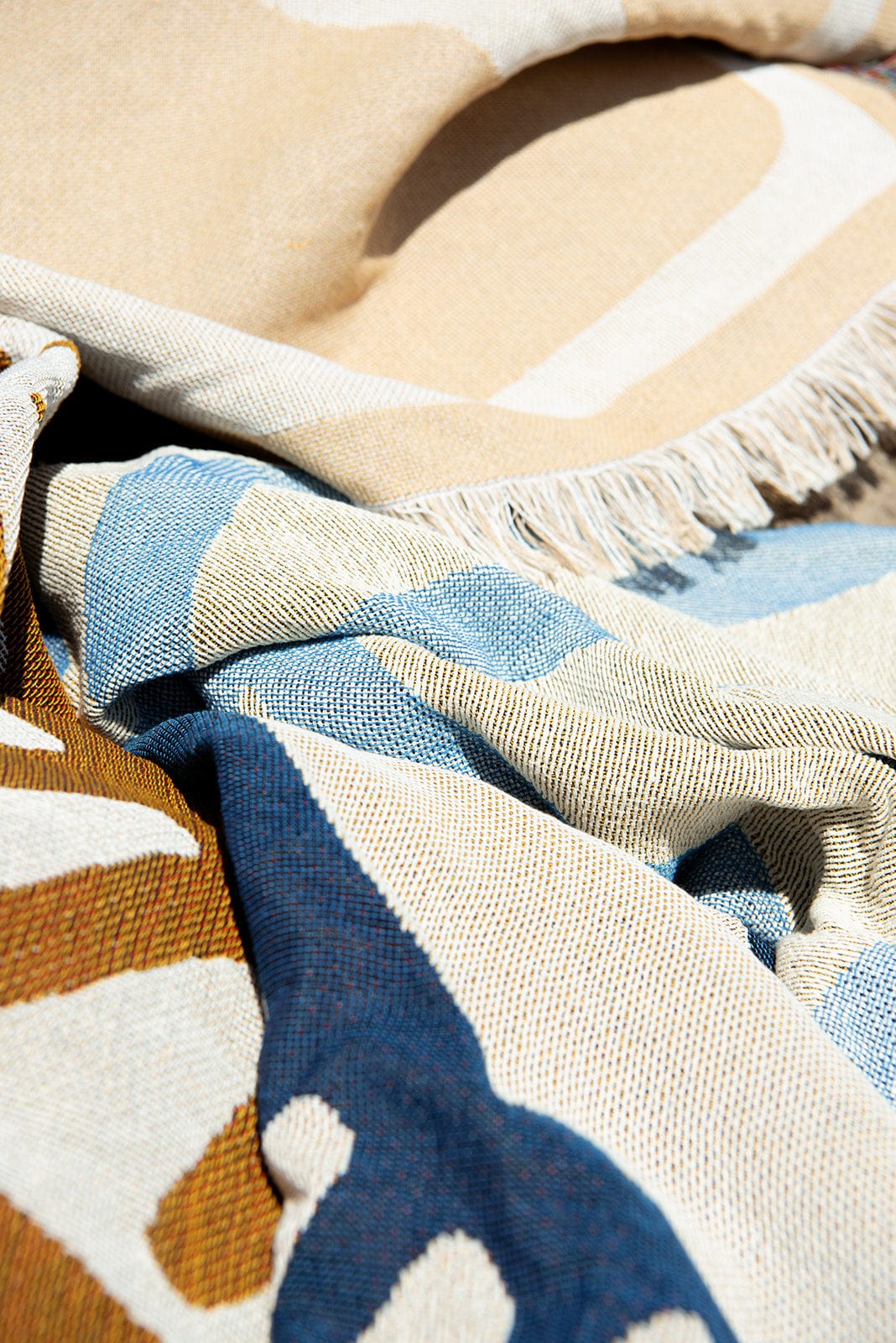 Horizon Heritage Woven Throw - Sand - Image 4