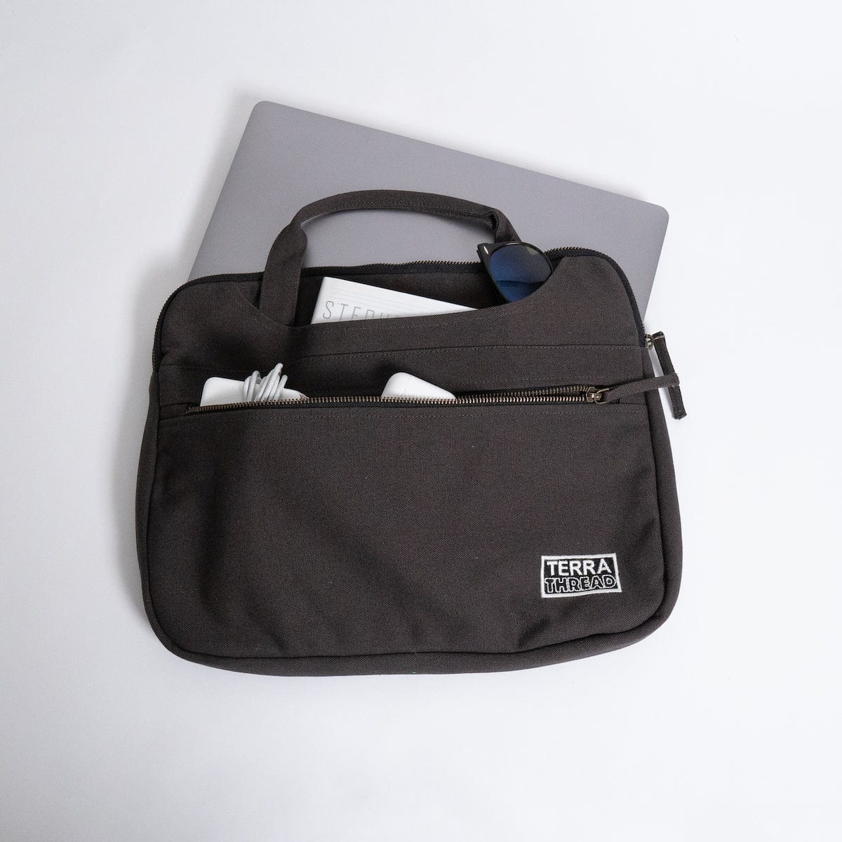 Hasta Laptop Sleeve with Handles - Image 10