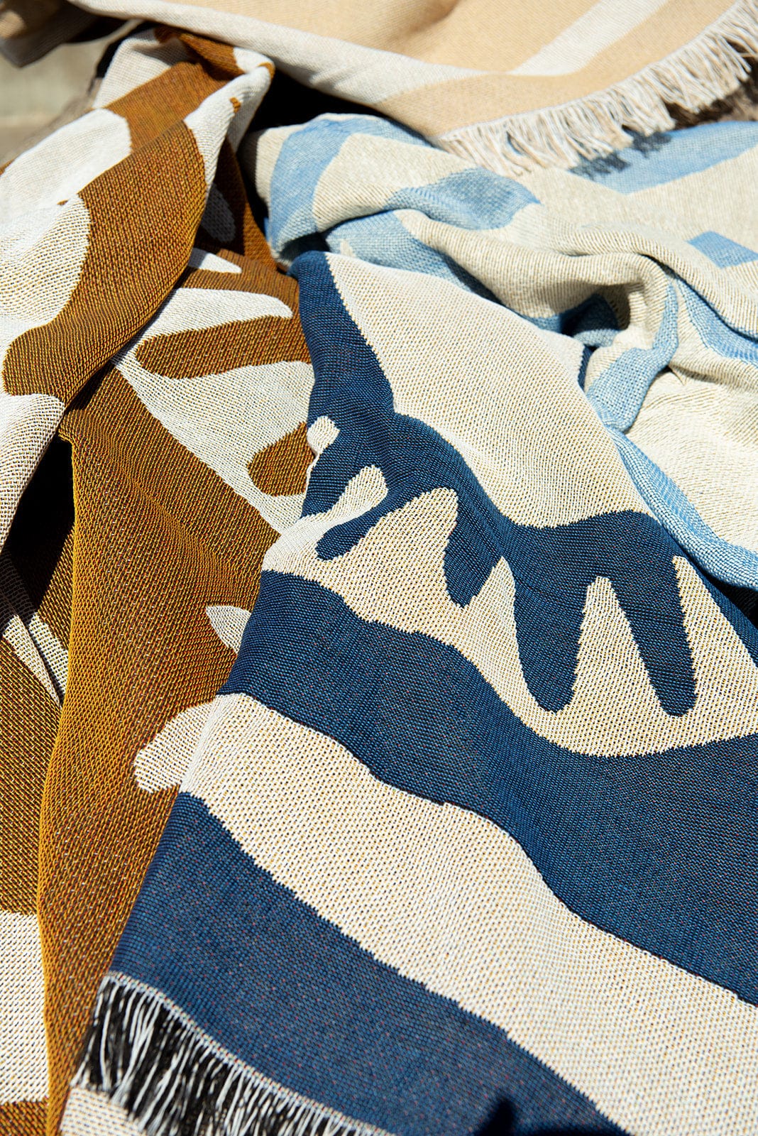 Paradise Heritage Woven Throw - Pacific - Image 3