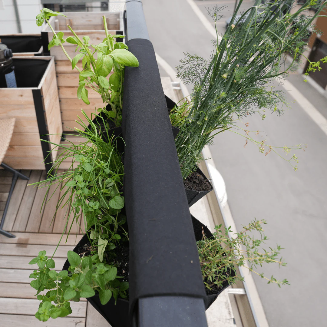Railing Garden Pouches - Image 3