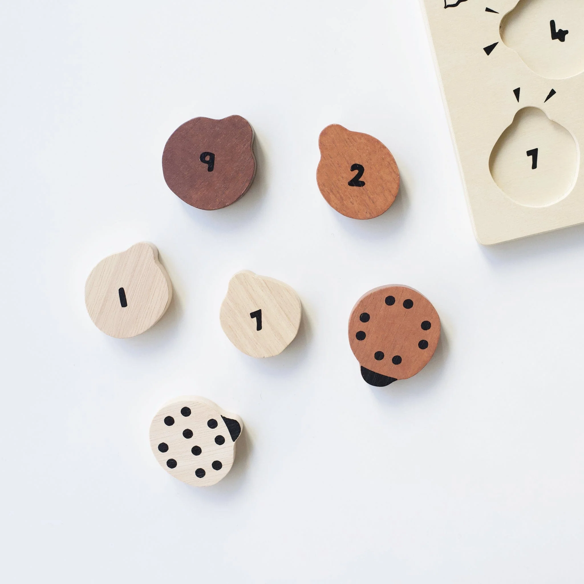 Wooden Tray Puzzle - Count to 10 Ladybugs - Image 3