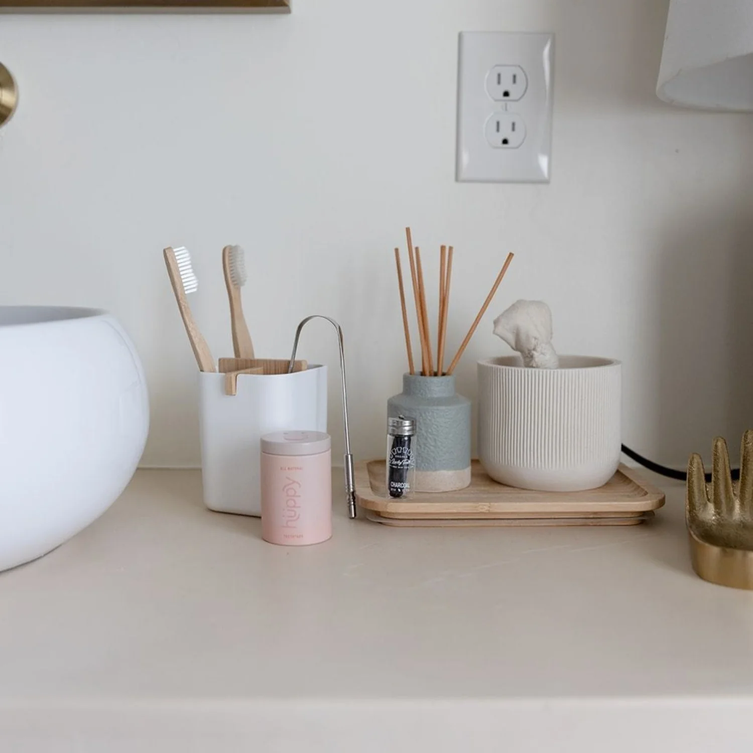 Zero Waste Brush Holder- Bamboo Fiber & Corn Starch, White or Black - Image 5