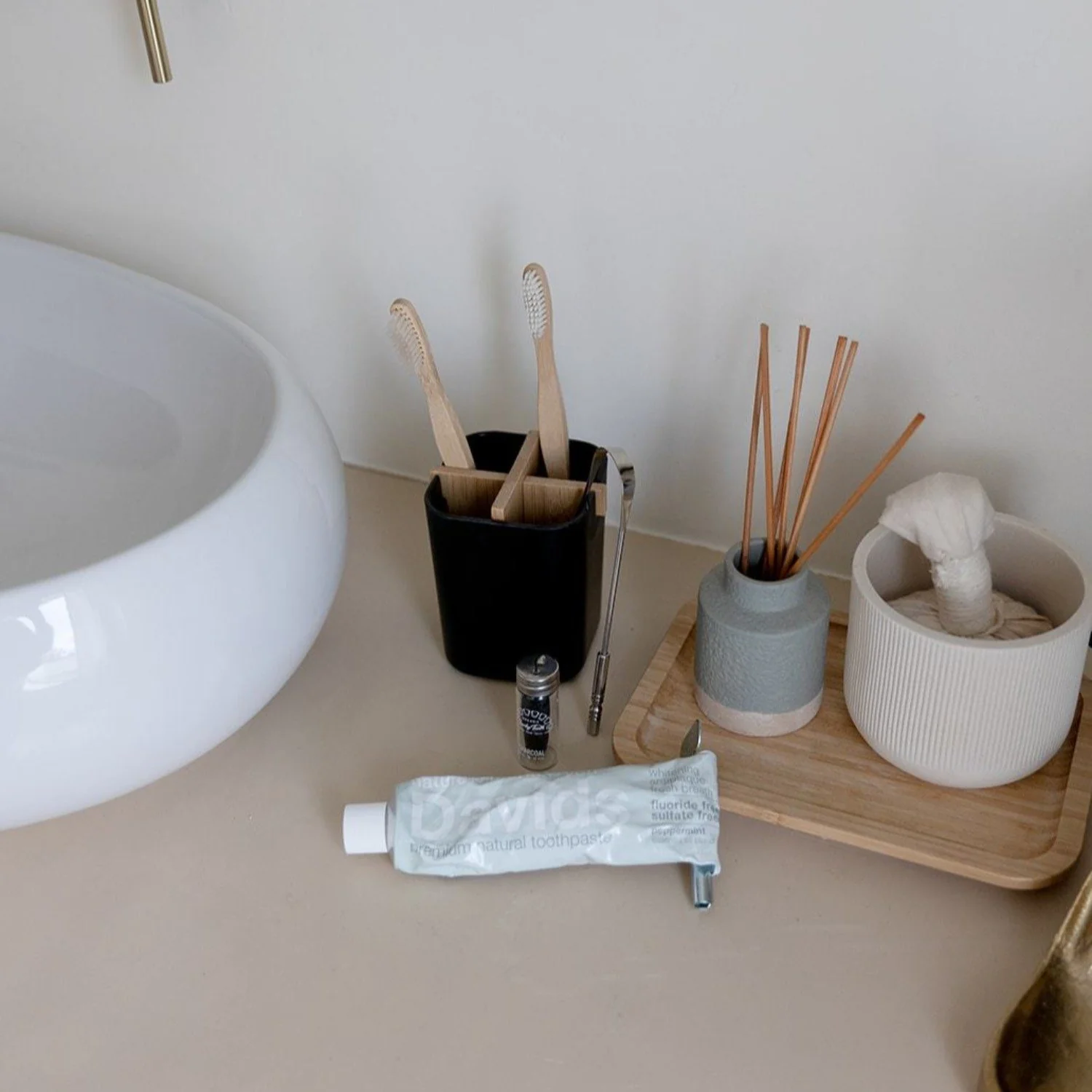 Zero Waste Brush Holder- Bamboo Fiber & Corn Starch, White or Black - Image 6