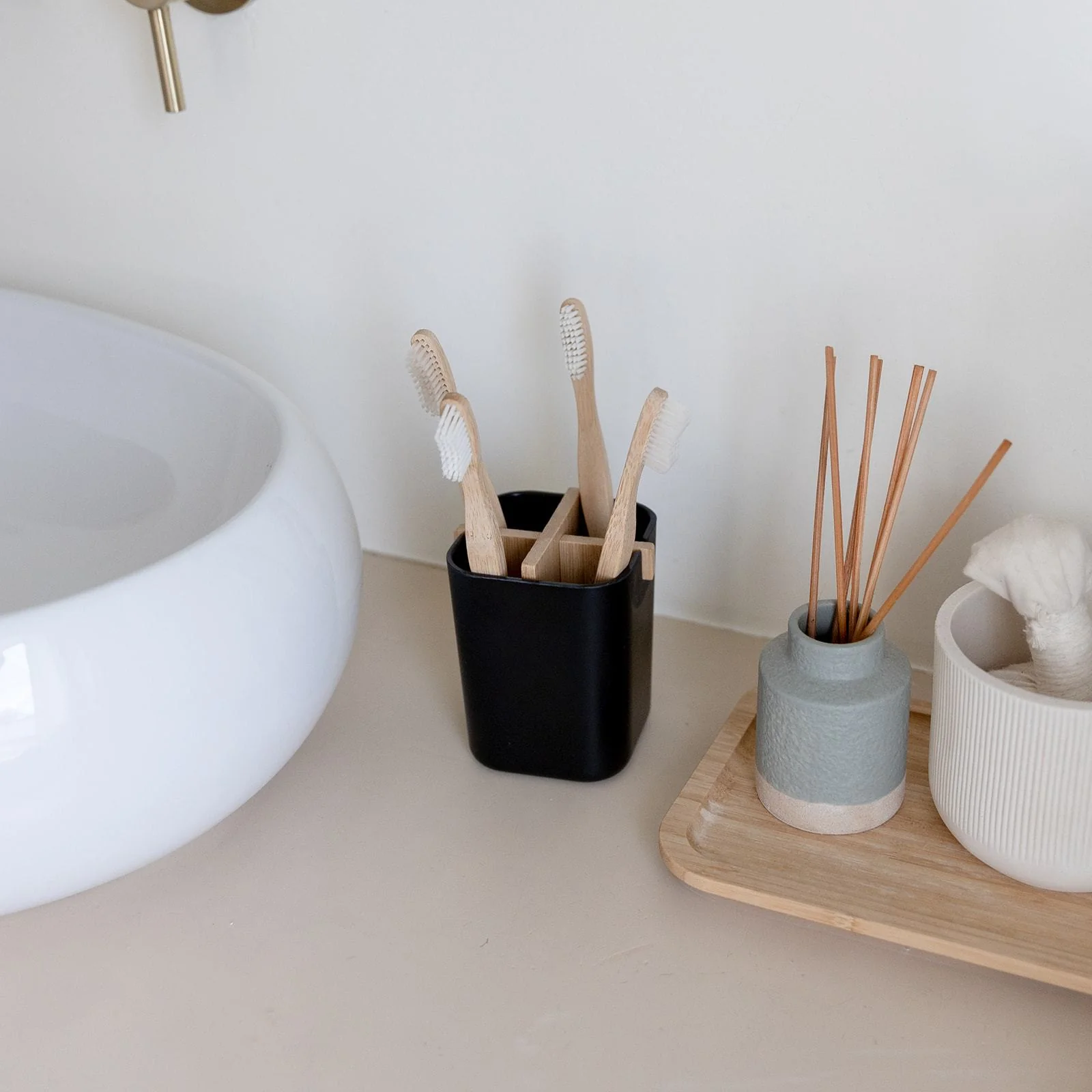 Zero Waste Brush Holder- Bamboo Fiber & Corn Starch, White or Black - Image 8