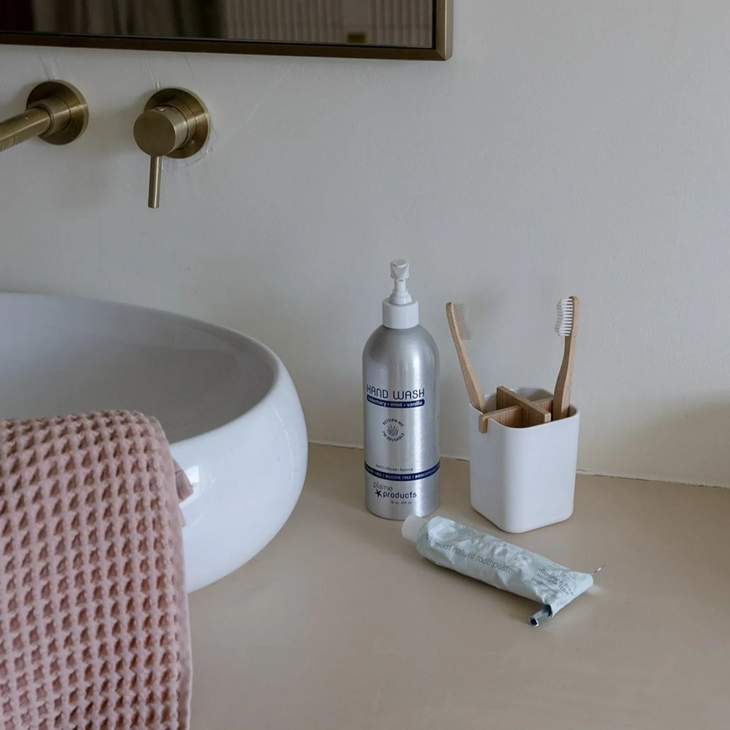 Zero Waste Brush Holder- Bamboo Fiber & Corn Starch, White or Black - Image 9